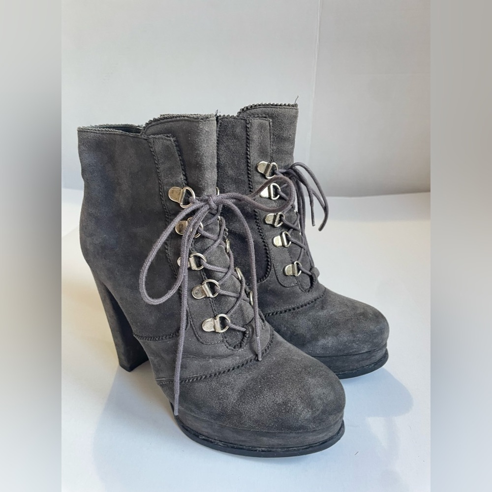 Stuart Weitzman Grey Saddle Suede Platform Hiker‎ Boot Size 5.5 W